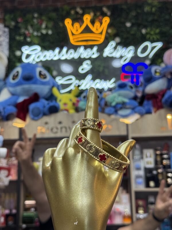 براسلي و خاتم 💍 + بواط شابة 😍