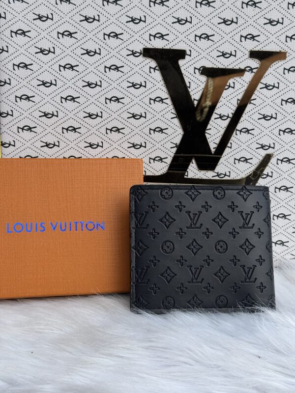 محفظة نقود (جلد) +  بواط ✅